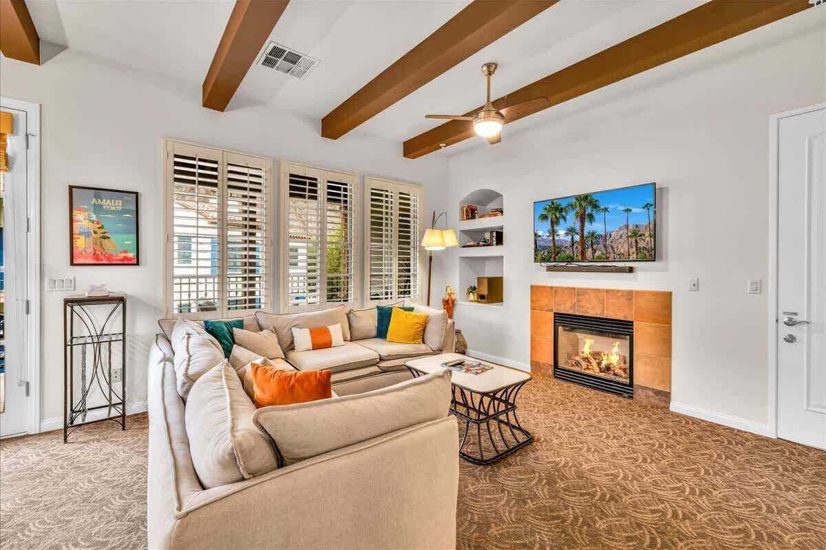 TV, fireplace, offices