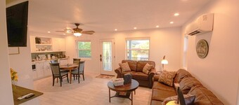 Close to Sedona cozy 2 Queen beds, free WiFi Suite