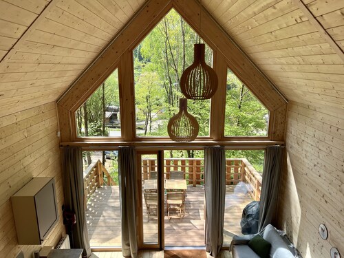 Z 2 Lodge - Contemporary living in a green setting.