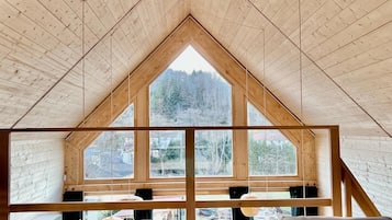 2 slaapkamers, een strijkplank/strijkijzer, reisbedje, gratis wifi