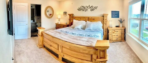 3 habitaciones, escritorio, tabla de planchar con plancha y wifi gratis 