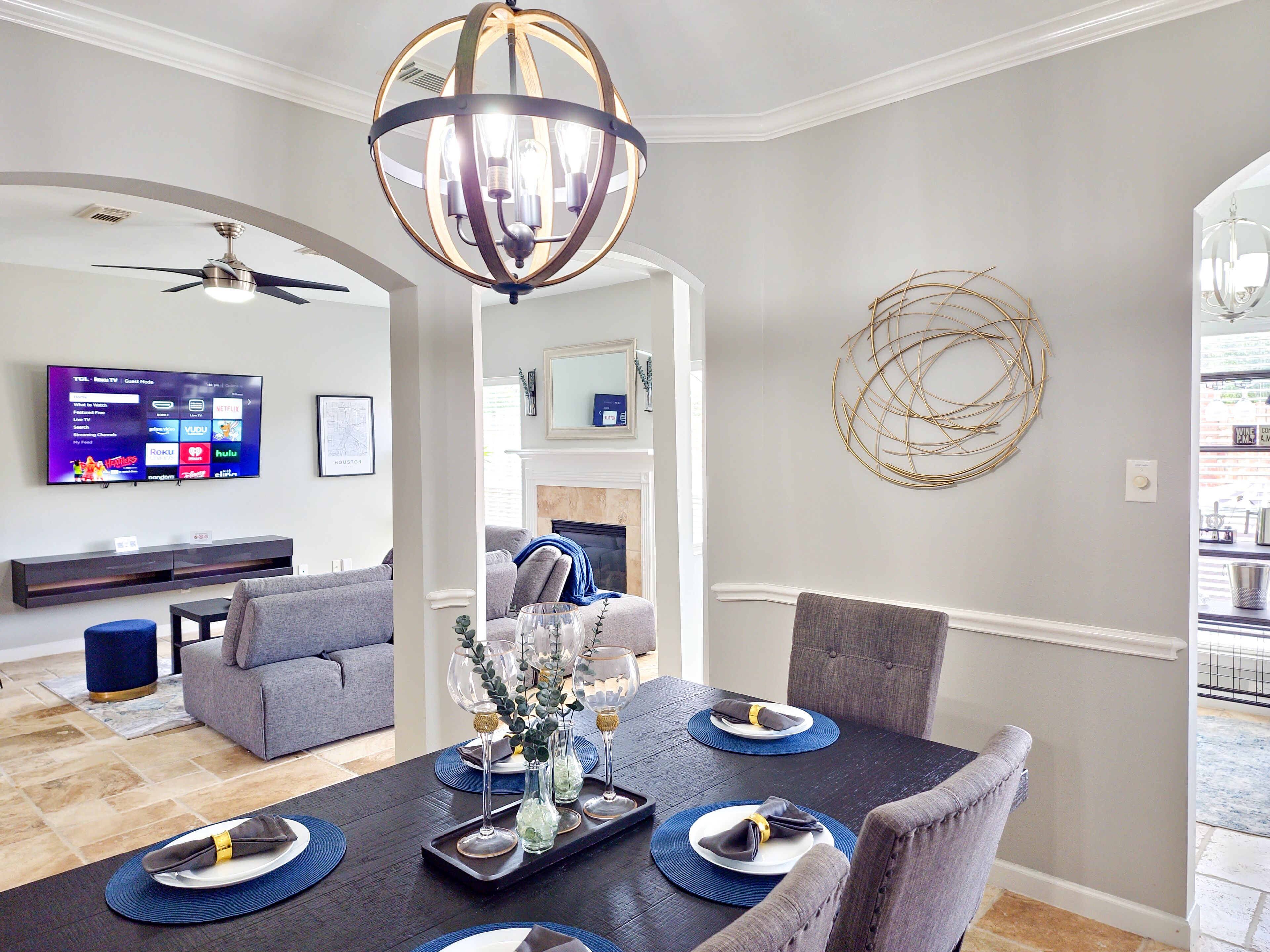 Modern 2-Story Retreat in Chinatown: Contemporary Elegance; 3BR/2.5B