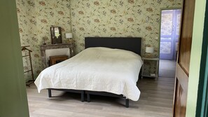 7 makuuhuonetta, työpöytä, silitysrauta/-lauta, ilmainen Wi-Fi