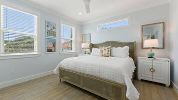 3 slaapkamers, een strijkplank/strijkijzer, wifi, beddengoed