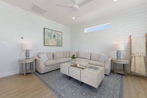 Living area - Renova in The Bay - Unit A (Bay Saint Louis)