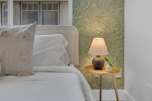 2 bedrooms, iron/ironing board, WiFi, bed sheets - Downtown Paso: Park Street Hideaway 2 Bed/2.5 Bath (Paso Robles)