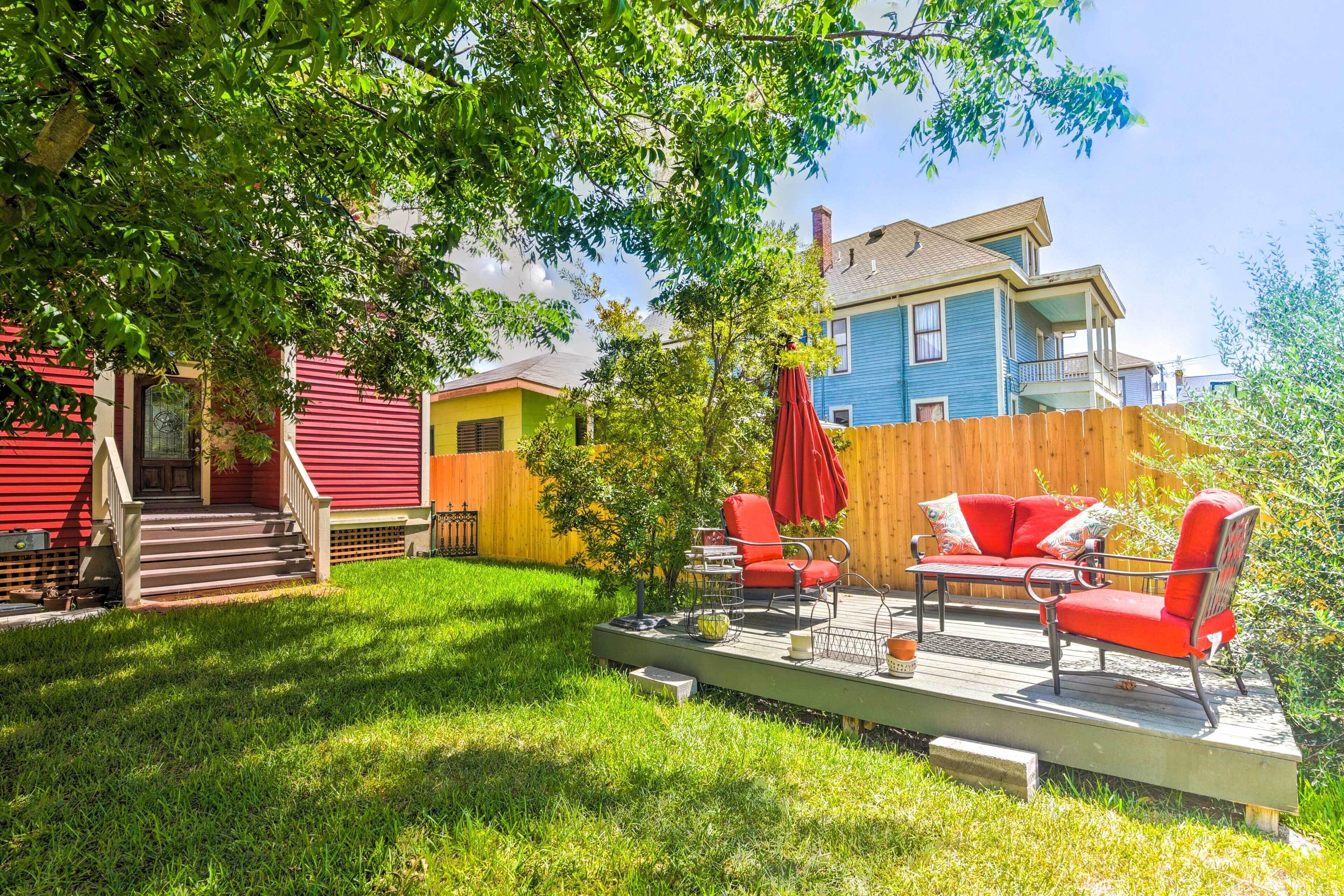 Historic Galveston Home: Walk to The Strand!