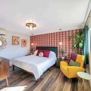 1 slaapkamer, een strijkplank/strijkijzer, wifi, beddengoed