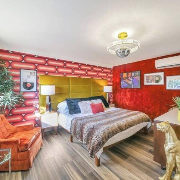 1 slaapkamer, een strijkplank/strijkijzer, wifi, beddengoed