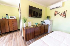 1 bedroom, iron/ironing board, WiFi, bed sheets - Seriously 60s Room #2 – Retro Boutique Motel Near Chattanooga (Trenton)
