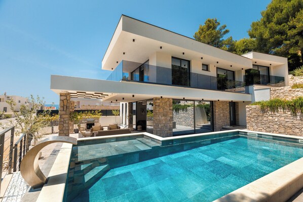 Piscine extérieure, piscine chauffée