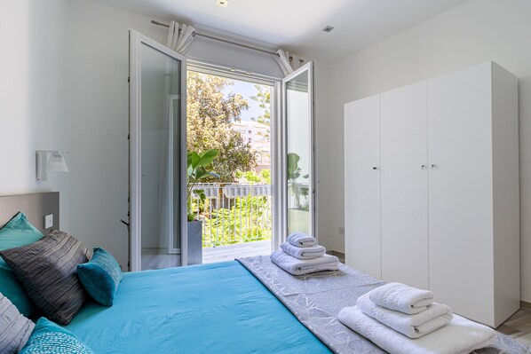 2 bedrooms, iron/ironing board, travel crib, free WiFi