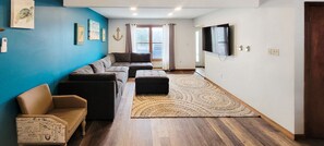 Smart-TV, Kamin, Tischfußball
