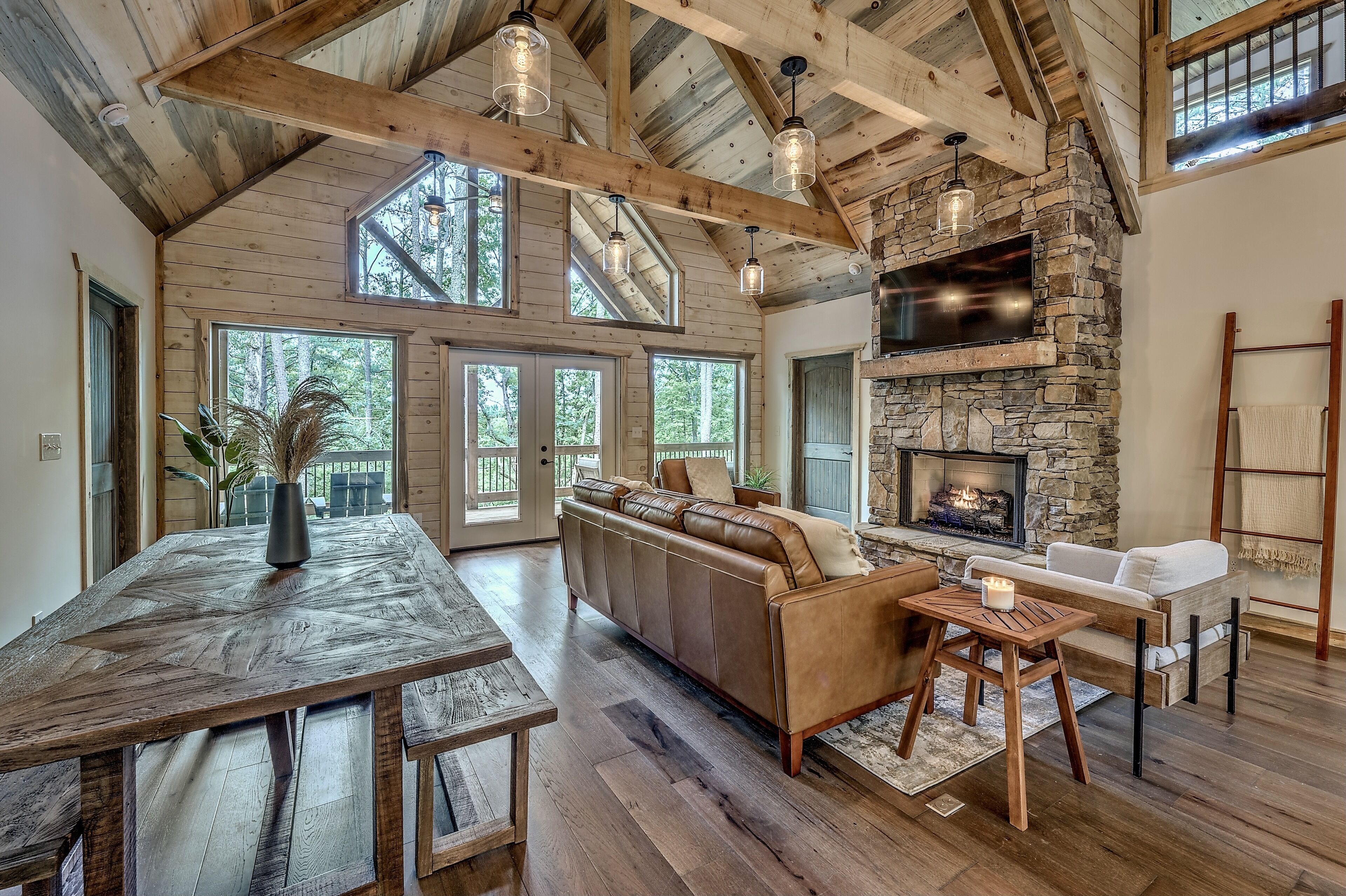 Smart TV, fireplace, video games, table tennis