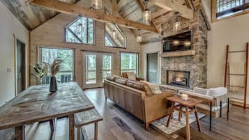 Smart TV, fireplace, video games, table tennis