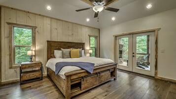 4 bedrooms, desk, iron/ironing board, free WiFi