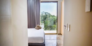 1 bedroom, minibar, blackout curtains, free WiFi