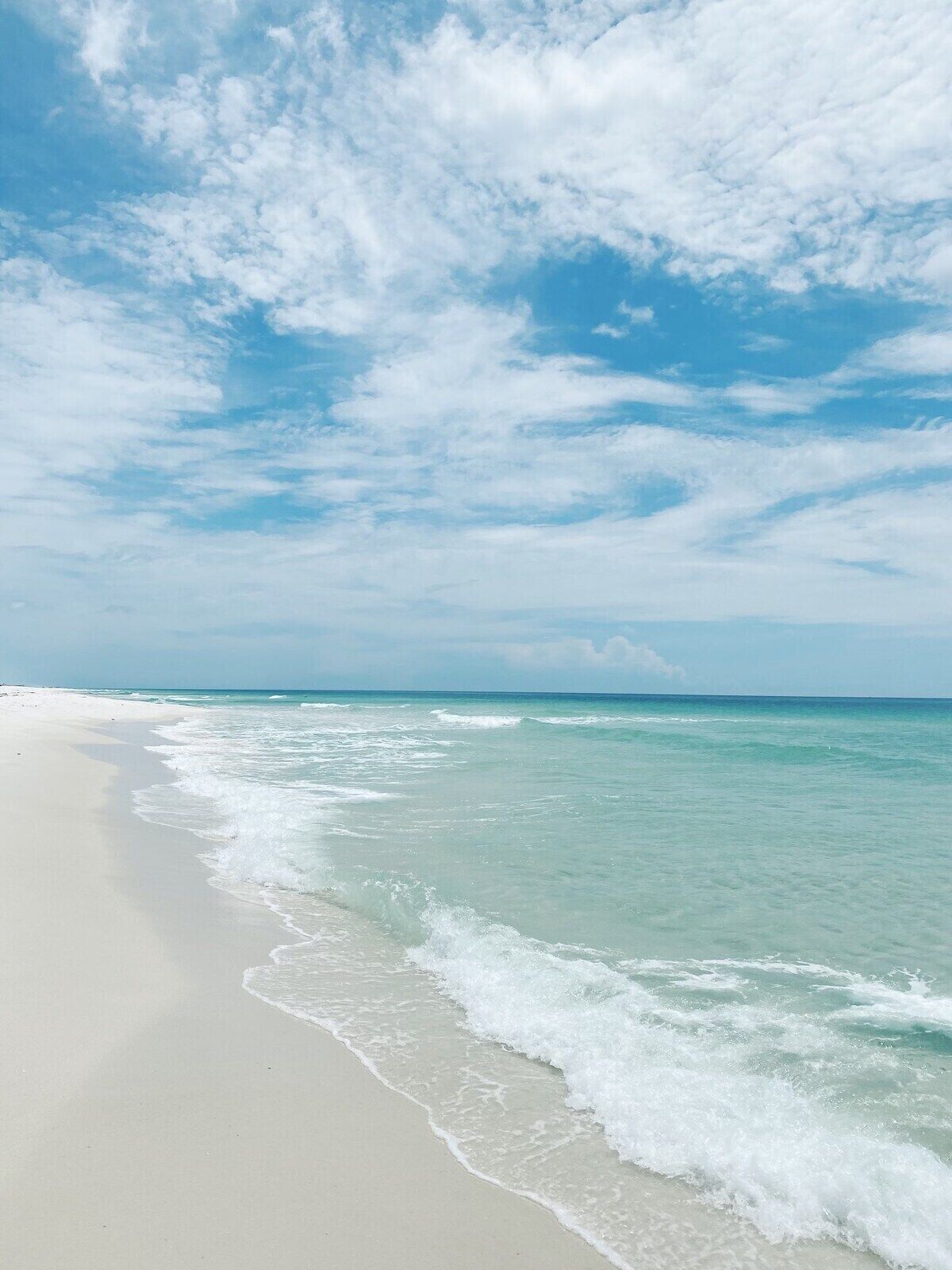 Beach nearby, sun-loungers, beach towels