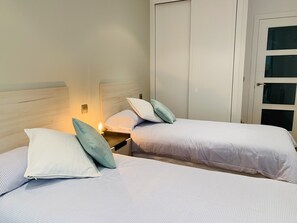 2 bedrooms, iron/ironing board, travel crib, WiFi - NURSERY CENTER (Vivero)