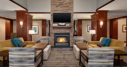 Accessible Unit w/ Roll-In Shower | Great location