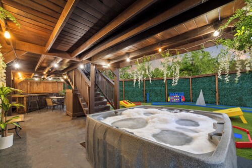 Private Gated Estate | Hot tub | Mini Golf | Theatre | Games