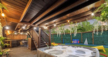 Private Gated Estate | Hot tub | Mini Golf | Theatre | Games