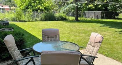 Cheerful 3 bedroom home North side of Manitowoc