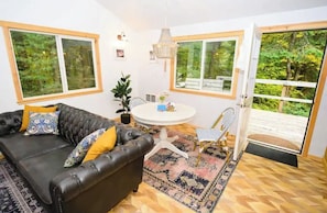 Smart TV, fireplace, video games, books
