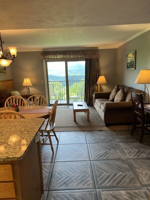 Smart TV, fireplace, DVD player, table tennis