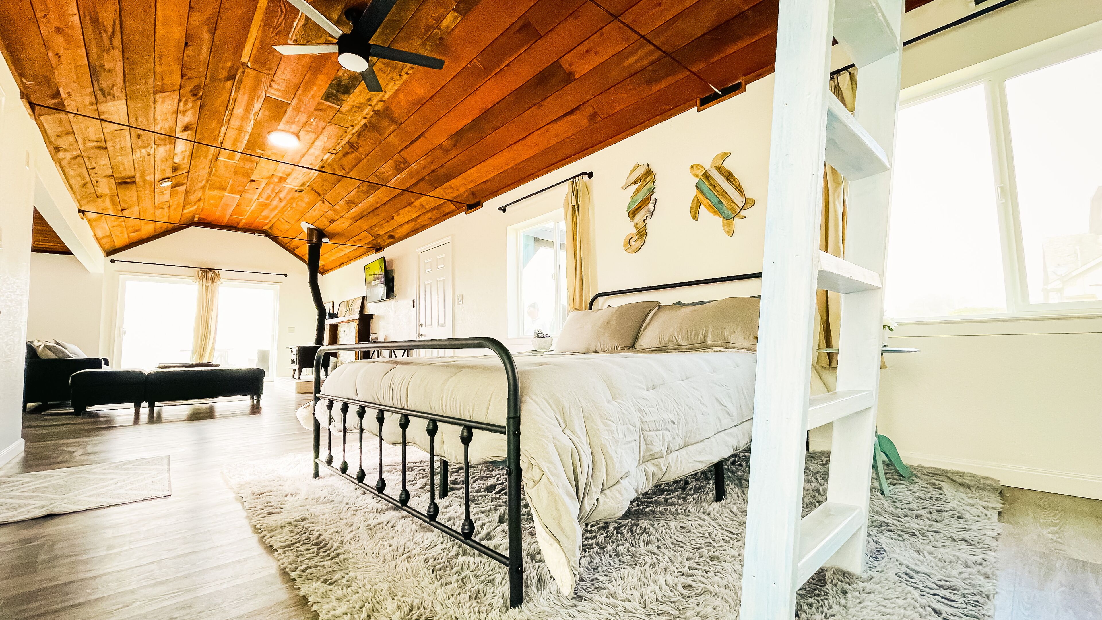 7 bedrooms, desk, iron/ironing board, WiFi