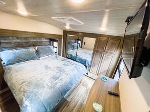 10 soverom, skrivebord, strykejern/-brett og wi-fi