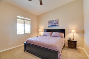 3 habitaciones, tabla de planchar con plancha, internet y ropa de cama 