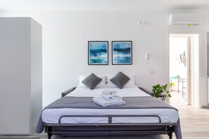 1 bedroom, in-room safe, iron/ironing board, travel cot