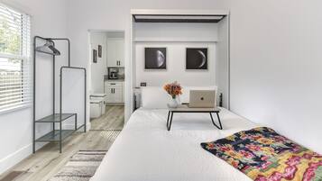 1 chambre, fer et planche à repasser, Wi-Fi, draps fournis