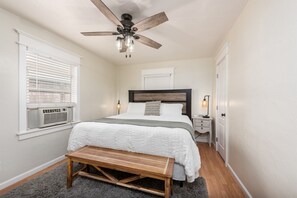 2 bedrooms, desk, travel crib, free WiFi