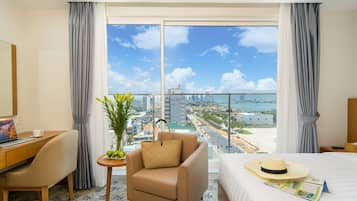 Deluxe kamer | Uitzicht vanaf balkon