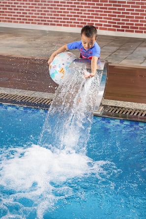 Outdoor pool - Record Hotel (Da Nang)