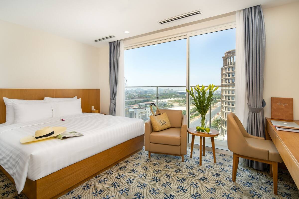 Phòng Superior | 1 phòng ngủ, minibar, két bảo mật tại phòng, bàn 