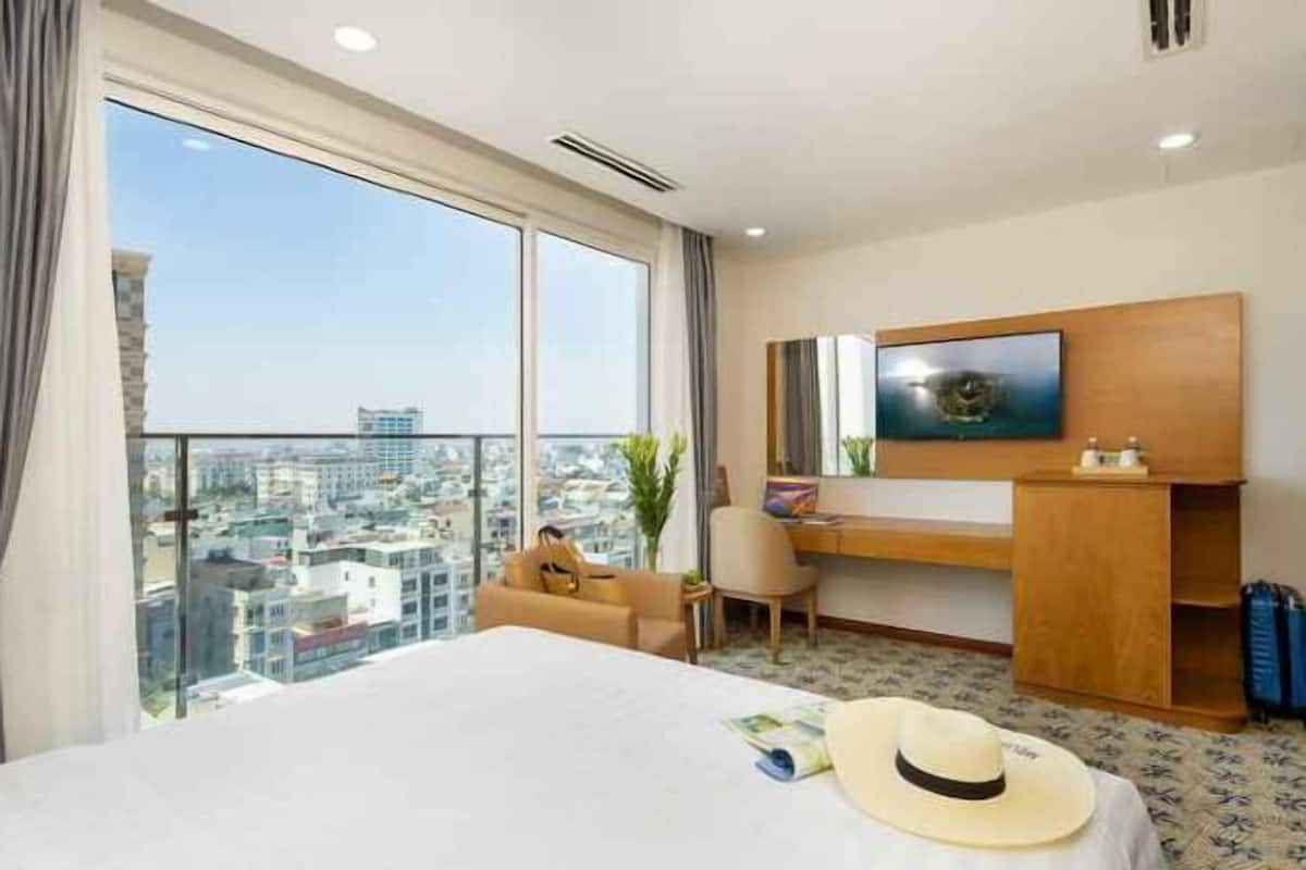 1 bedroom, minibar, in-room safe, desk