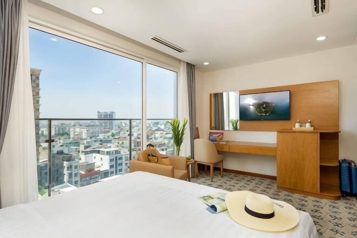 1 phòng ngủ, minibar, két bảo mật tại phòng, bàn 