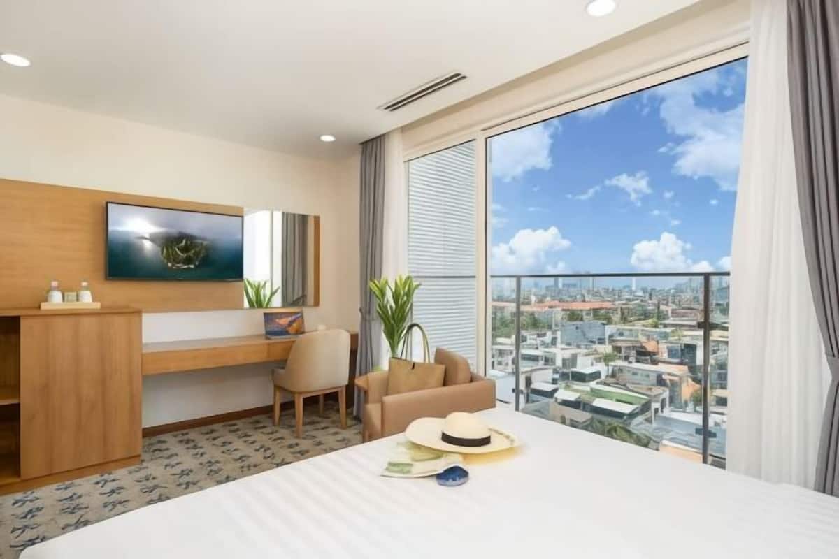 1 bedroom, minibar, in-room safe, desk