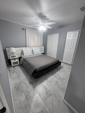 5 間睡房、熨斗/熨衫板、可攜式嬰兒床、免費 Wi-Fi