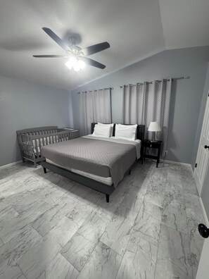 5 sovrum, strykjärn/strykbräda, resesäng och gratis wi-fi