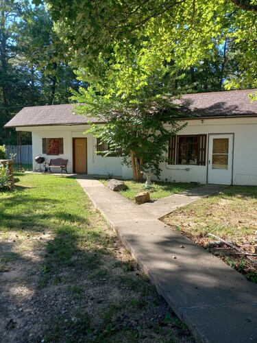 Cottage on Petit Jean Mountain!