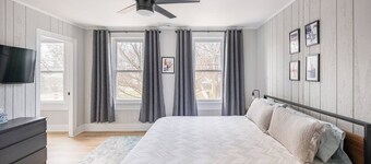 Duck Island Getaway - Close to Downtown and West Side Market