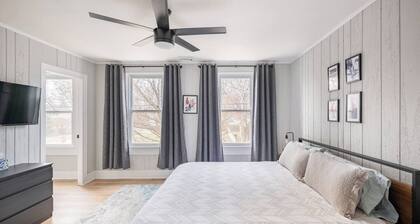 Duck Island Getaway - Close to Downtown and West Side Market