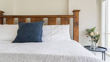 5 bedrooms, iron/ironing board, free WiFi, bed sheets