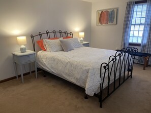 2 chambres, fer et planche à repasser, accès au Wi-Fi (inclus)