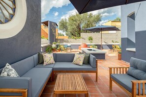 Luxury Villa | Terrace/patio - Rooftop Jacuzzi! Country-style 4 Bedroom Cottage (San Miguel de Allende)