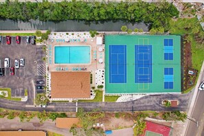 Unclassified image, 4 of 37, button - Anchorage 407 (Siesta Key)